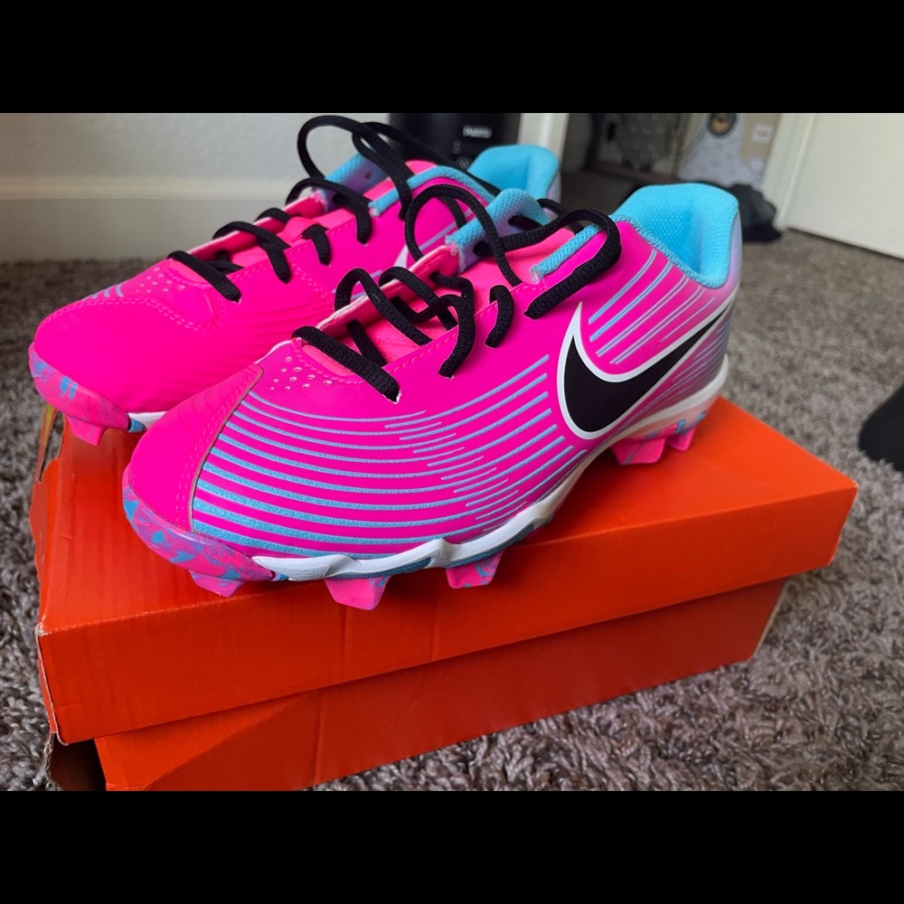 W Hyperdiamond 3 keystone softball cleats